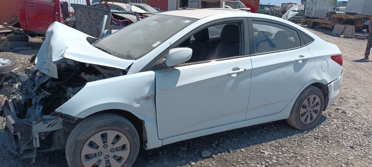  Hyundai ACCENT 2012    EN DESARME